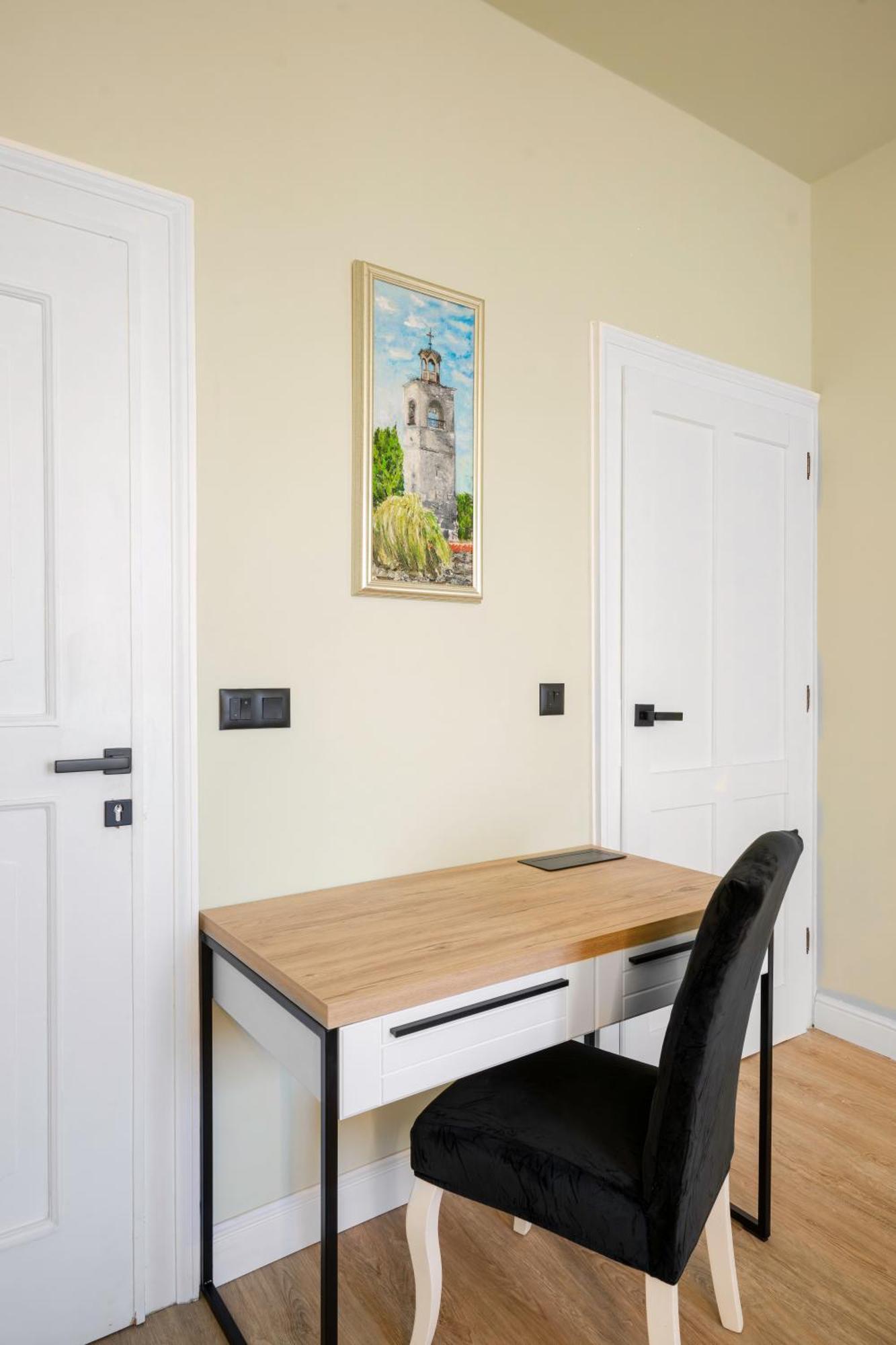 Urban Charm & Comfort - Chic 2Bd In Prime Location By Flat Mаnager Sofie Exteriér fotografie